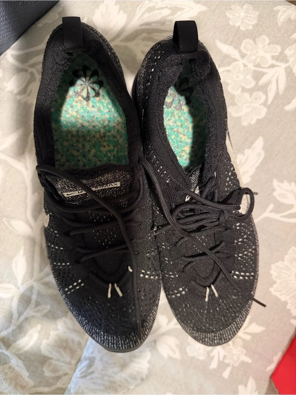 Nike Men’s Black Knit Lace-Up Sneakers with Mint Floral Insole